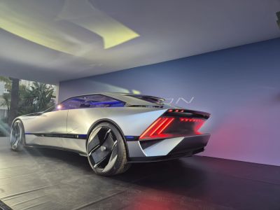 slava.bg : Само се кара: Peugeot Inception тръгва тази година